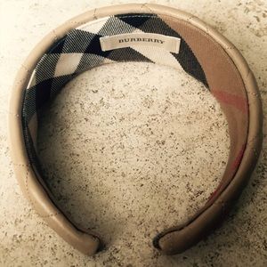 OPEN FOR OFFERS ✨Chic classic Burberry headband ✨